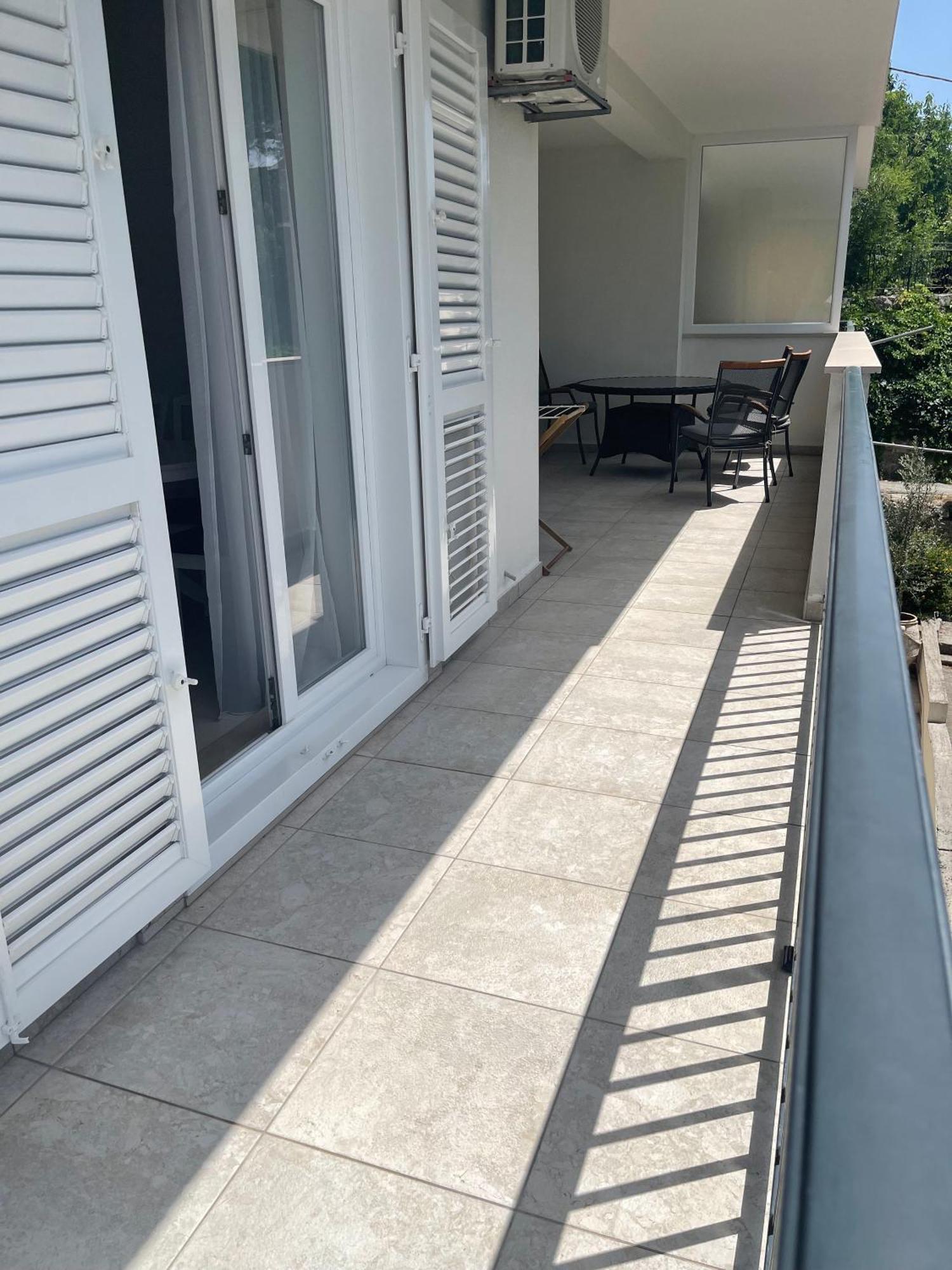 Domani Apartment *