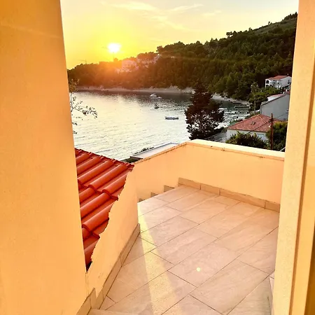 Apartments Domani Omiš Esterno foto
