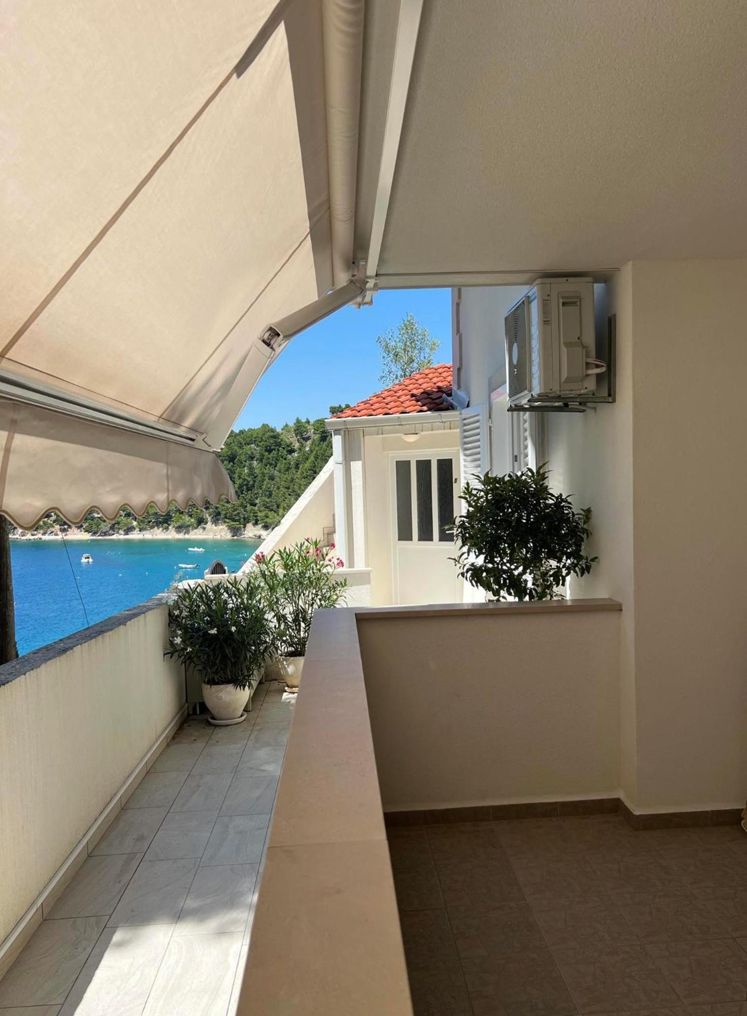 Domani Apartment *